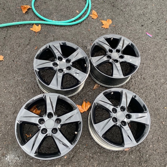 17inch stock Acura rims. - Picture 2 of 5